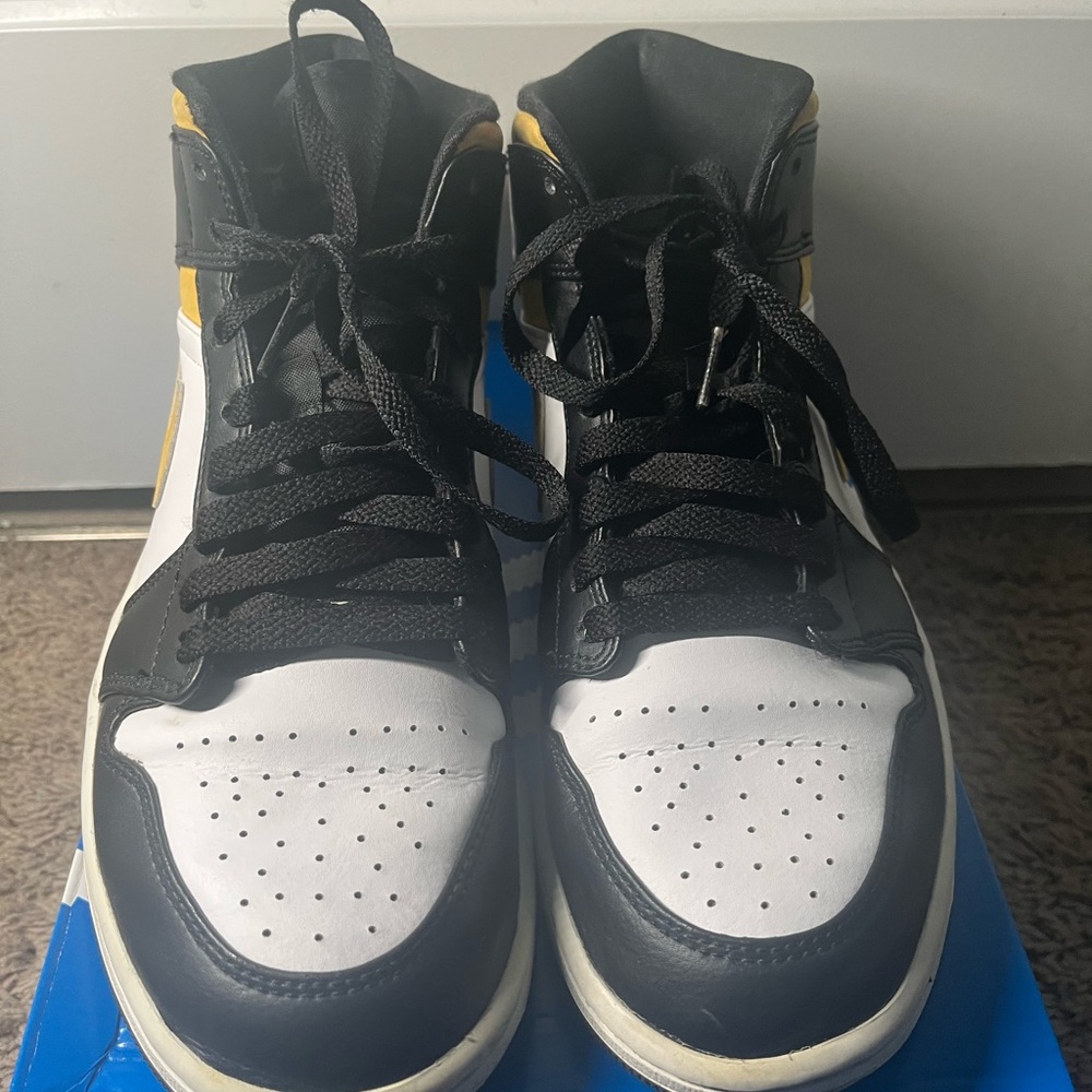 Nike Men’s Retro